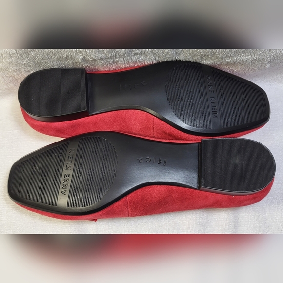 ANNE KLEIN Red Suede Idara Loafers - Size 8 (NIB) - Picture 5 of 6